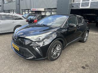 damaged passenger cars Toyota CH-R 2.0 Hybrid Executive 2020/12