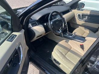 Land Rover Discovery Sport 2.0 TD4 HSE Luxury picture 12