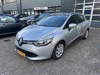 Damaged car Renault Clio 0.9 TCe  Dynamique 2015/2