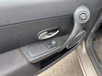Renault Clio Estate 1.2 TCE Dynamique picture 10