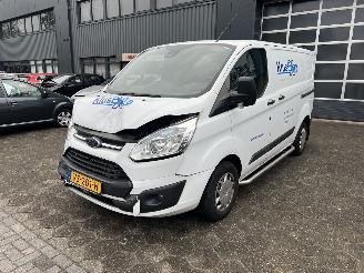 skadebil bedrijf Ford Transit Custom 270 2.2 TDCI L1H1 2015/11