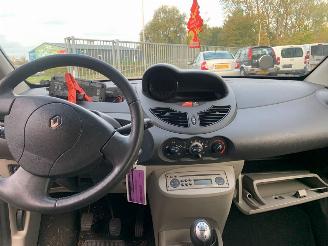 Renault Twingo 1.2 Hatchback 2Dr Benzine 1.149cc 43kW (58pk) FWD 2007-03/2014-09 (CN0D) D7F800; EURO4 picture 9