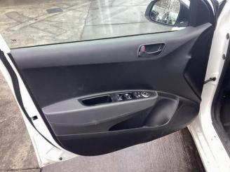 Hyundai I-10 i10 (B5), Hatchback, 2013 / 2019 1.0 12V picture 12