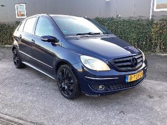 Mercedes B-klasse 2.0 B-200 16V Hatchback  Benzine 2.034cc 100kW (136pk) FWD 2005-03/2011-11 (245.233) M266960 picture 3
