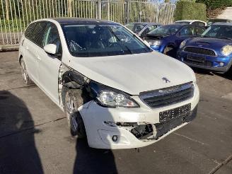 Auto da rottamare Peugeot 308 308 SW (L4/L9/LC/LJ/LR), Combi 5-drs, 2014 / 2021 1.6 BlueHDi 120 2015/12