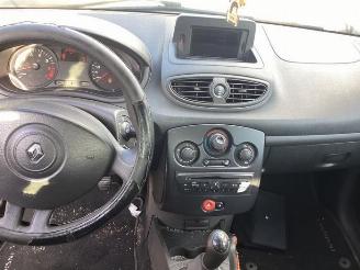 Renault Clio Clio III (BR/CR), Hatchback, 2005 / 2014 1.2 16V 75 picture 23
