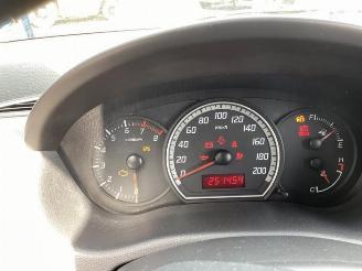 Coche siniestrado Suzuki Swift Swift (ZA/ZC/ZD1/2/3/9), Hatchback, 2005 / 2015 1.3 VVT 16V 2006/8