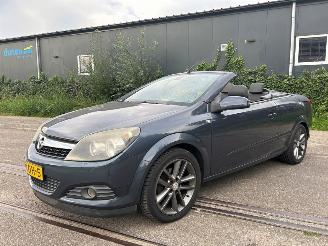 Coche accidentado Opel Astra 1.8 16V Cabrio  Benzine 1.796cc 103kW (140pk) FWD 2005-09/2010-10 (L67) Z18XER; EURO4 2009/9