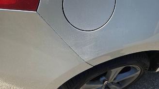 Volvo V-40 2.0 D2 16V Hatchback 4Dr Diesel 1.969cc 88kW picture 9