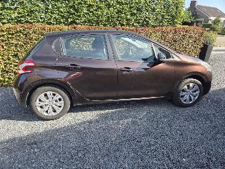 krockskadad bil auto Peugeot 208  2013/1