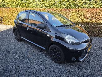 skadebil auto Toyota Aygo  2013/12