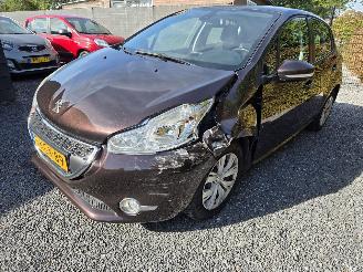 Peugeot 208  picture 5