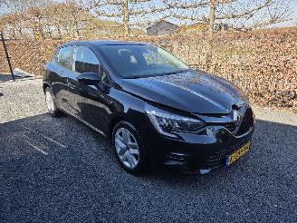 Schadeauto Renault Clio 1.0 TCe Zen 2021/3