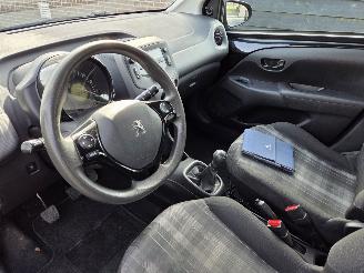 Peugeot 108  picture 8