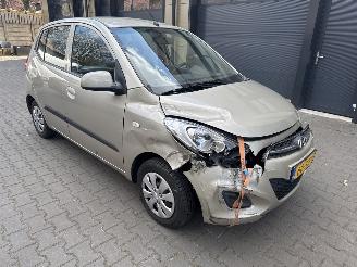 Voiture accidenté Hyundai I-10 1.1 i-Drive Cool 2011/1