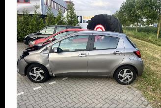Toyota Yaris Hybrid-benzine 2015 picture 4