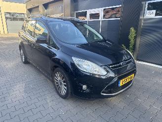 Vaurioauto  passenger cars Ford Grand C-Max Titanium 2013/1