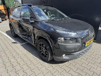 uszkodzony samochody osobowe Citroën C4 cactus 1.2 VTI Feel 2015/1