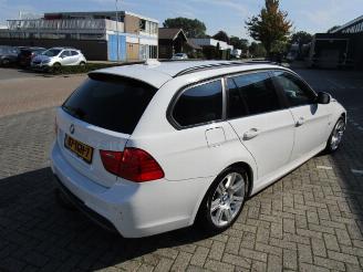 BMW 3-serie 318 D  ( M LINE ) picture 3