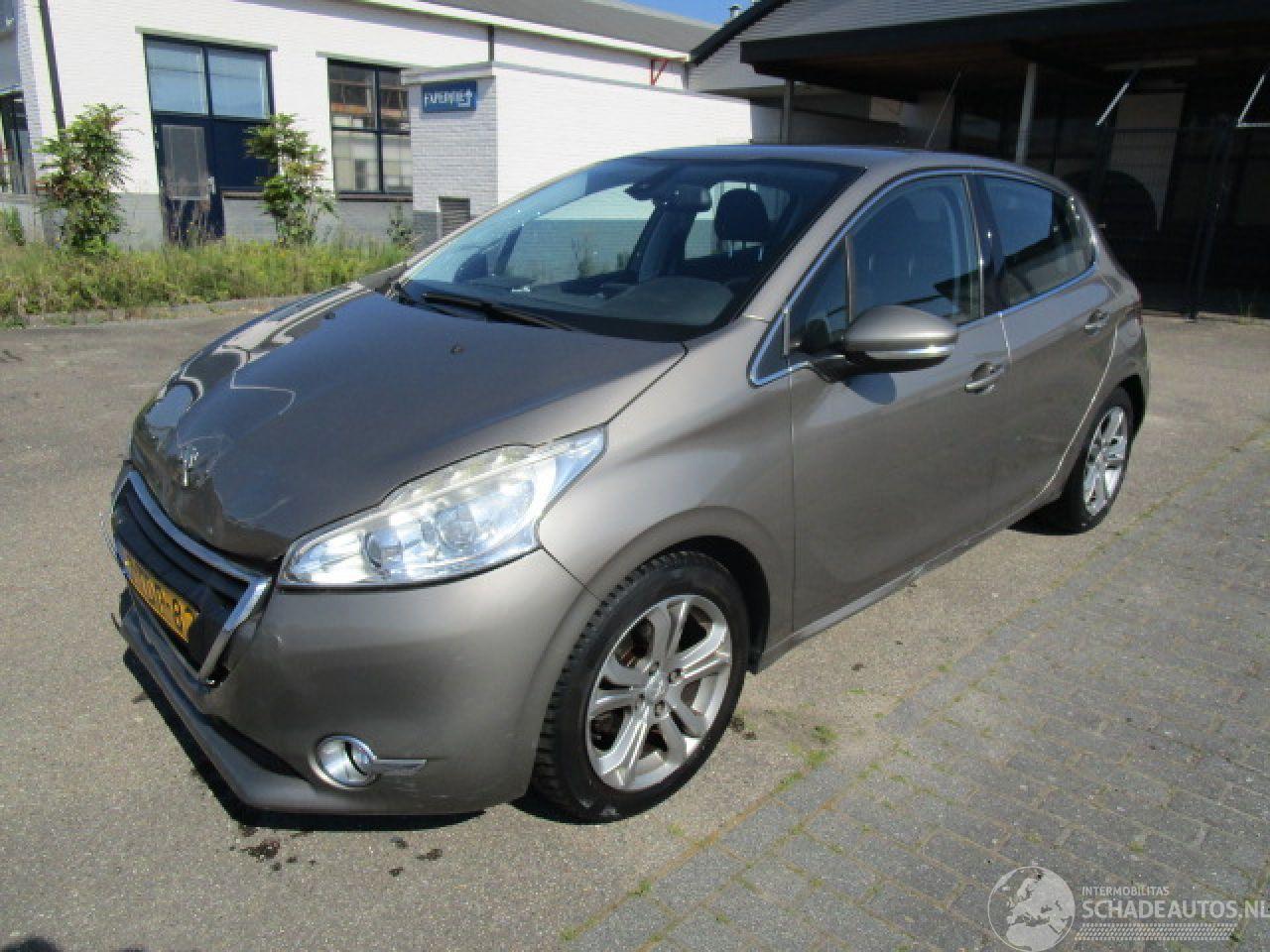 Peugeot 208 1.2 AUTOMAAT