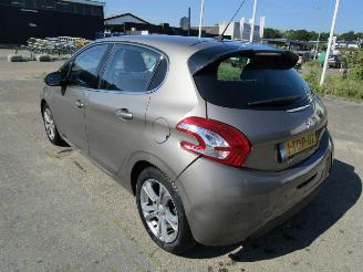 Peugeot 208 1.2 AUTOMAAT picture 7