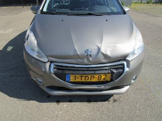 Peugeot 208 1.2 AUTOMAAT picture 2