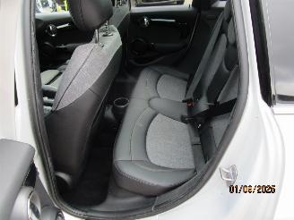 Mini Cooper 1.5 picture 5