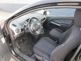 Mazda 2  picture 8