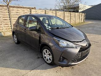 uszkodzony samochody osobowe Toyota Yaris  2019/5