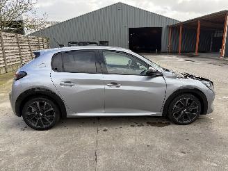 Peugeot 208 GT-LINE 1.5 BLUE HDI -16V TURBO picture 23