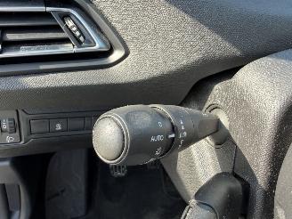 Peugeot 308 2 PHASE 2 1,5 picture 15