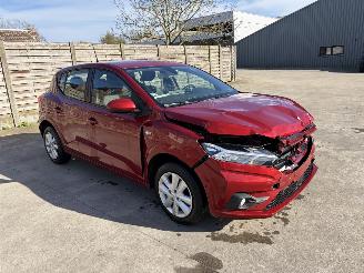 Schadeauto Dacia Sandero 3 1.0i - 12V TURBO TCE 100 ECO-G 2022/2