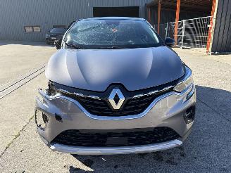 Renault Captur 1.6i - 16V SCE 145 E-TECH picture 17
