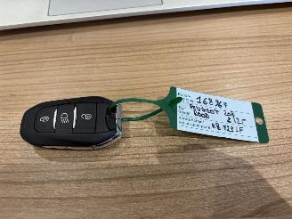 Peugeot 208  picture 21