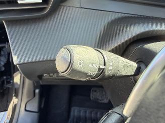 Peugeot 208 II 1.2I PURETECH 12V picture 14