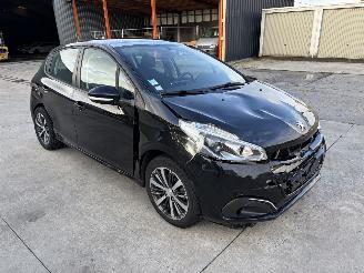 uszkodzony samochody osobowe Peugeot 208 1 PHASE 2 1,2 2017/8