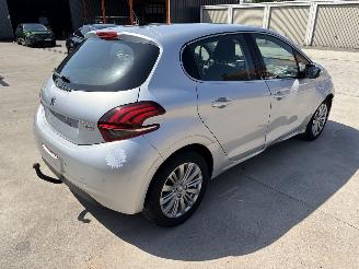 Peugeot 208 1.2 VTI - 12V - GRIS picture 5