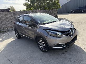 krockskadad bil auto Renault Captur 1.2i - 16V TURBO TCE 120 2017/3