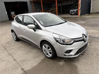 krockskadad bil auto Renault Clio 4 1.5 DCI 90 2018/1