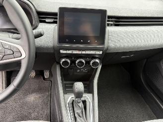 Renault Clio E-Tech 145 picture 9