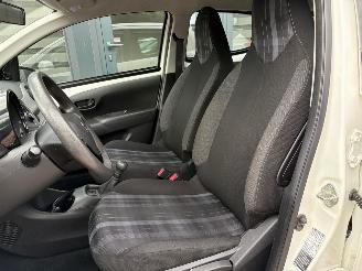 Peugeot 108 1.0 e-VTi Active 5 deurs | Airco LED Mistlampen picture 12