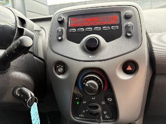 Peugeot 108 1.0 e-VTi Active 5 deurs | Airco LED Mistlampen picture 14