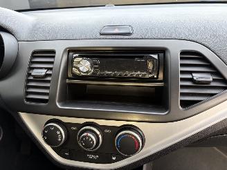 Kia Picanto 1.0 CVVT ISG R-CROSS 5-DRS | AIRCO BODYKIT LM-VELGEN | NAP 2014 | RIJDBARE SCHADE picture 6
