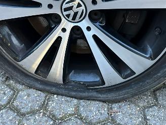 krockskadad bil auto Volkswagen Golf 300PK Leer DSG Navi LM 2014/1