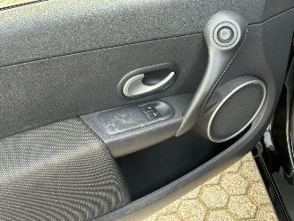 Renault Clio 1.2TCE Rip Curl Edition picture 15