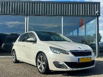 Vaurioauto  passenger cars Peugeot 308 1.6 Gt-Line 2013/1