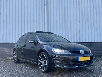 Vaurioauto  passenger cars Volkswagen Golf 1.4TSI ACT PANORAMA DSG 2014/1