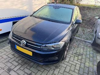 krockskadad bil auto Volkswagen Polo 1.6TDI 2019/1