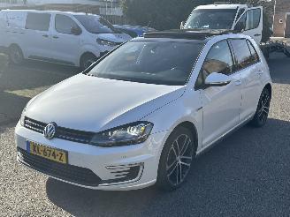 Damaged car Volkswagen Golf 1.4TSI GTE 2016/7