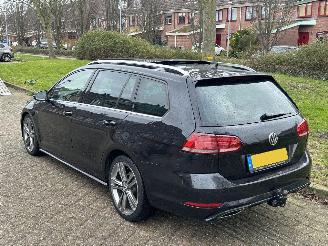 Volkswagen Golf 2.0TDI R-Line picture 2